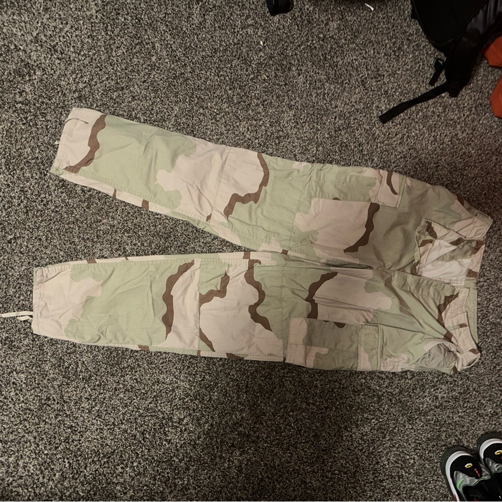 Military cargo pants